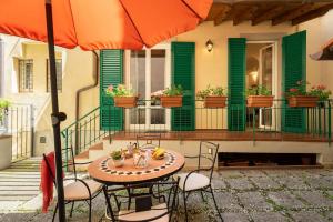 A balcony or terrace at Terrazza Foscolo - Flo Apartments