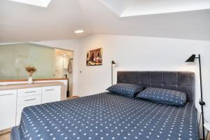 Postel nebo postele na pokoji v ubytování Luxury Blue Bay Apartment