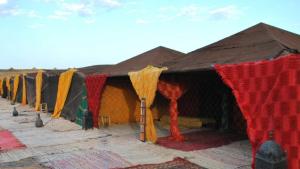 Gallery image of Palmeras Y Dunas Luxery Camp in Merzouga