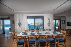 Reštaurácia alebo iné gastronomické zariadenie v ubytovaní Villa Dimitra by Elounda Island View Villas