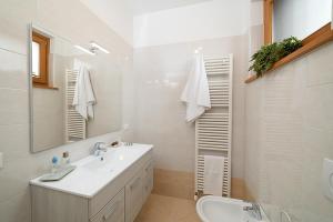 Ein Badezimmer in der Unterkunft APARTMENT LELEGANCE - Regarda Travel
