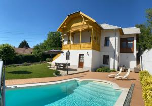Bazén v ubytovaní Segesdy Villa alebo v jeho blízkosti