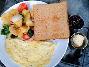 Makanan di atau berdekatan hotel