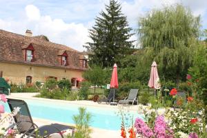 The swimming pool at or close to La Bastide du Roy