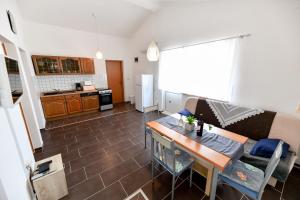 Kuchyňa alebo kuchynka v ubytovaní Apartment Jaga