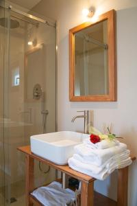 A bathroom at Dimore Angiulli - Trulli di Charme
