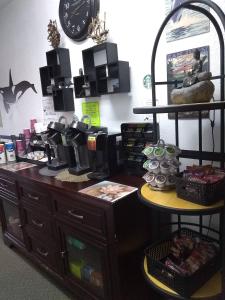 a room with a desk with a coffee maker at The Orca Inn in Friday Harbor +76 photos
