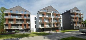obraz dwóch budynków apartamentowych z balkonami w obiekcie Blanca Apartamenty Polanica-Zdrój, Polanica Residence w Polanicy Zdroju