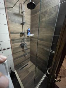 Ένα μπάνιο στο Apartments Kalaja +20 φωτογραφίες