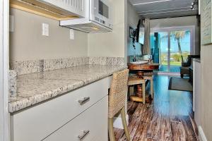 Gallery image of Bungalow Beach Place 3 in Clearwater Beach