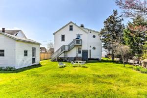 Foto da galeria de Westbrook Home with Ocean Views - Walk to Beach em Westbrook