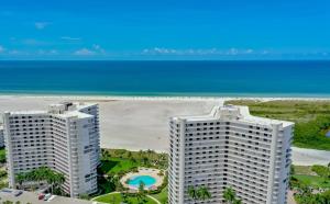 Gallery image of Beachfront 2 Bed 2 Bath Penthouse Condo in Marco Island