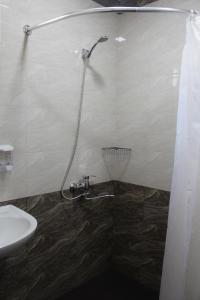 Baðherbergi á Hotel Rabati