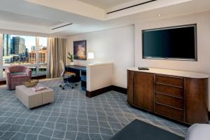 TV a/nebo společenská místnost v ubytování InterContinental Boston by IHG