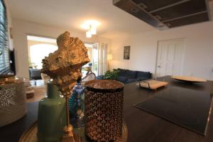Istumisnurk majutusasutuses Appartement Lora Jan Thiel Curacao