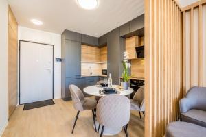 Kuchyňa alebo kuchynka v ubytovaní MyFlat Coral Premium Suite