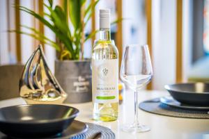 Nápoje v ubytovaní MyFlat Coral Premium Suite