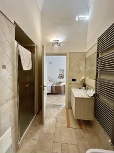 Phòng tắm tại camera matrimoniale centro storico Galatina