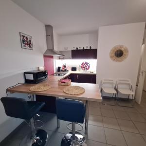 Fotografia z galérie ubytovania Beau studio tout confort au calme avec parking . v destinácii Villeurbanne