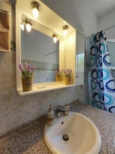 Ванная комната в Villa Eleni Apartment no1 +17 фотографий