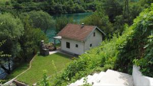 Villa on the lake near Mostar sett ovenfra