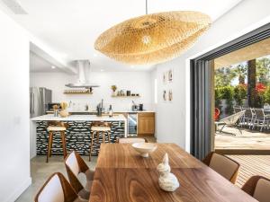 Dapur atau dapur kecil di Chez Alain & Michou