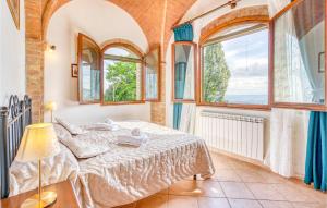 Posteľ alebo postele v izbe v ubytovaní Gorgeous Home In Montaione With Wifi
