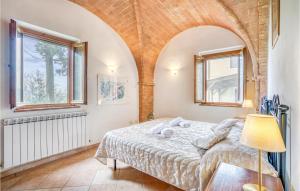 Posteľ alebo postele v izbe v ubytovaní Gorgeous Home In Montaione With Wifi