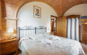 Posteľ alebo postele v izbe v ubytovaní Gorgeous Home In Montaione With Wifi