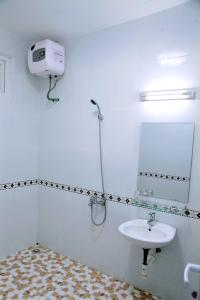 Un baño de Nhà khách Thanh niên Quảng Nam