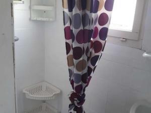 Ένα μπάνιο στο Mobil'home à Dolus-d'Oléron (17) avec terrasse, cuisine d'été et proche plages - 4 couchages - FR-1-246A-120