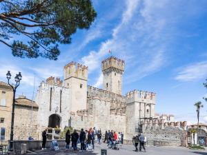 Fotografia z galérie ubytovania Belvilla by OYO Jolly Trilo Superiore v Sirmione
