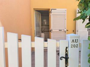 Fotografia z galérie ubytovania Appartement RDC avec Jardin, Proche Plage - 4 Couchages, Cap d'Agde - FR-1-249-374 v destinácii Cap d'Agde