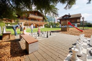 Taman di luar Reka-Ferienanlage Rougemont, Gstaad