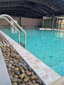 Swimming pool sa o malapit sa The Vita Plus Hotel