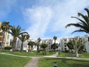 Vonkajšia záhrada v ubytovaní Apartamento en Atlanterra Playa 33A