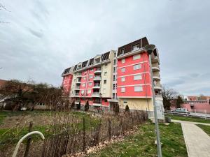 Το κτήριο όπου στεγάζεται  το διαμέρισμα +12 φωτογραφίες