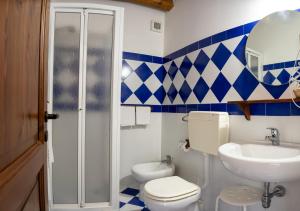 Koupelna v ubytování Casale Ginisara