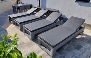 Posezení v ubytování BARTOL LUXURY APARTMENTS KRK Croatia, with own HOT TUB - WHIRLPOOL