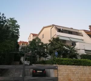 Budova, v ktorej sa apartmán nachádza