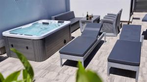Fotografie z fotogalerie ubytování BARTOL LUXURY APARTMENTS KRK Croatia, with own HOT TUB - WHIRLPOOL v destinaci Krk