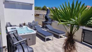 Fotografie z fotogalerie ubytování BARTOL LUXURY APARTMENTS KRK Croatia, with own HOT TUB - WHIRLPOOL v destinaci Krk
