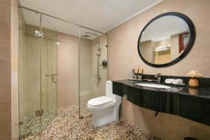 Vannituba majutusasutuses La Nueva Boutique Hotel Hanoi & Spa