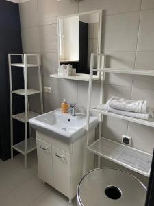 Phòng tắm tại Apartament Centrum Msciwoja