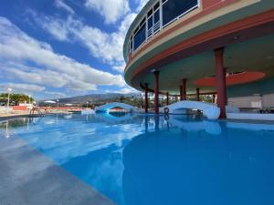 The swimming pool at or close to Laguna Park 2