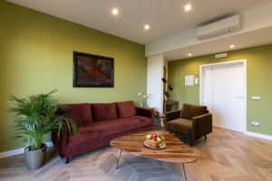 A seating area at SorrentoVibes - Amazing Home with terrace & view Sorrento Center