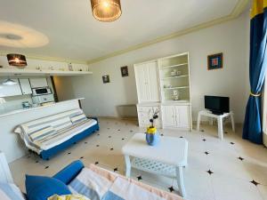Fotografia z galérie ubytovania MAURICI BJ2 - Apartamento en Empuriabrava con piscina comunitaria v destinácii Empuriabrava