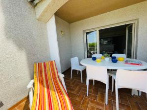 Fotografia z galérie ubytovania MAURICI BJ2 - Apartamento en Empuriabrava con piscina comunitaria v destinácii Empuriabrava