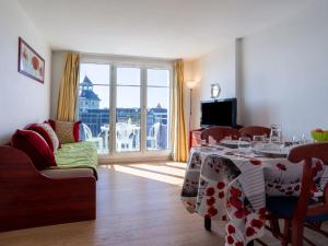 Afbeelding uit fotogalerij van Apartment Port Guillaume-6 by Interhome in Cabourg