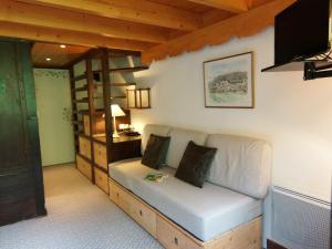 Gallery image of Apartment Grand Roc-3 by Interhome in Chamonix